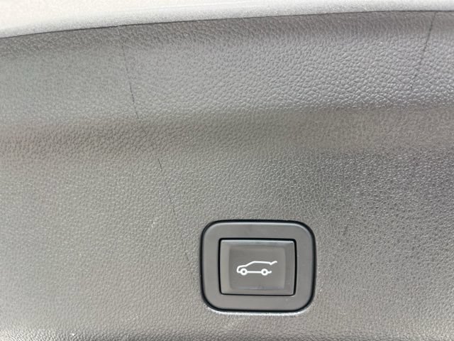 Used 2025 Chevrolet Tahoe Premier RWD image 8