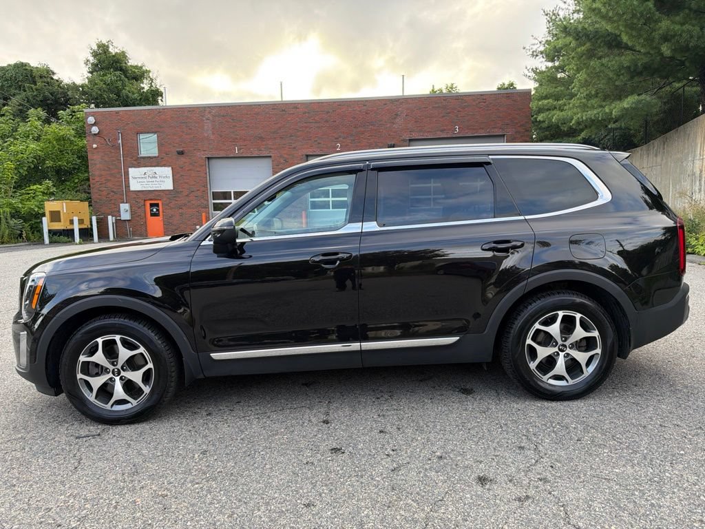 Certified 2021 Kia Telluride EX w/ Towing Package AWD/4WD image 3