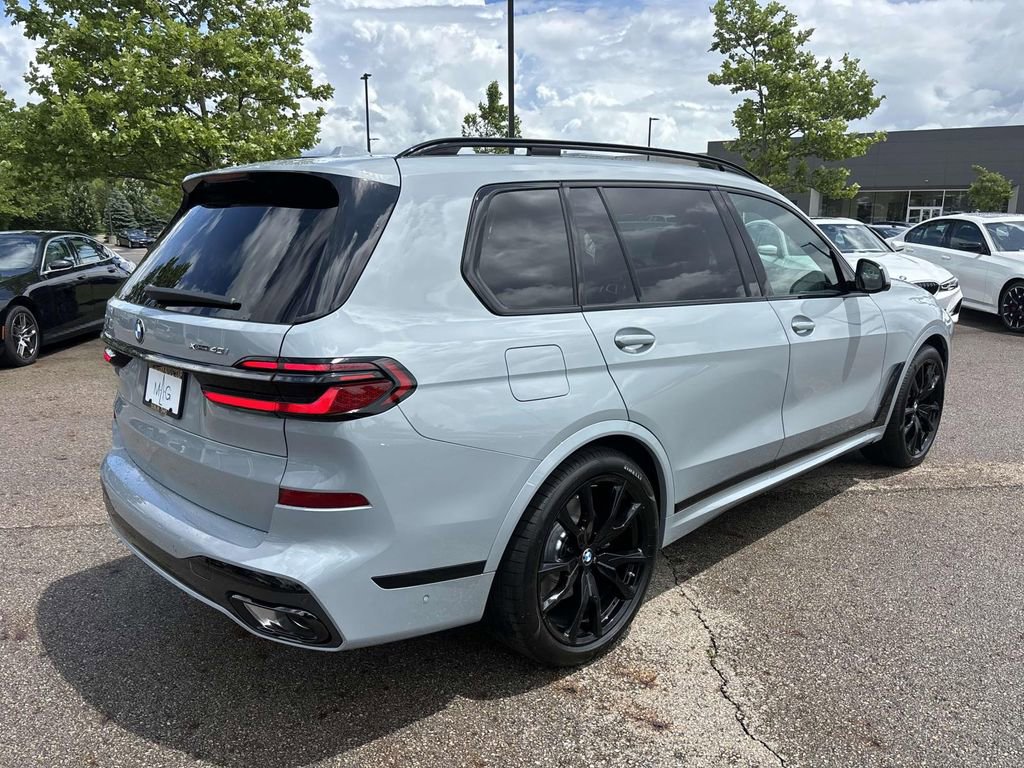 New 2026 BMW X7 xDrive40i w/ M Sport Package image 7