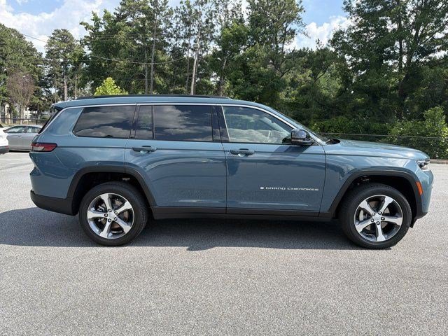 Used 2026 Jeep Grand Cherokee L Limited w/ Luxury Tech Group II AWD/4WD image 11