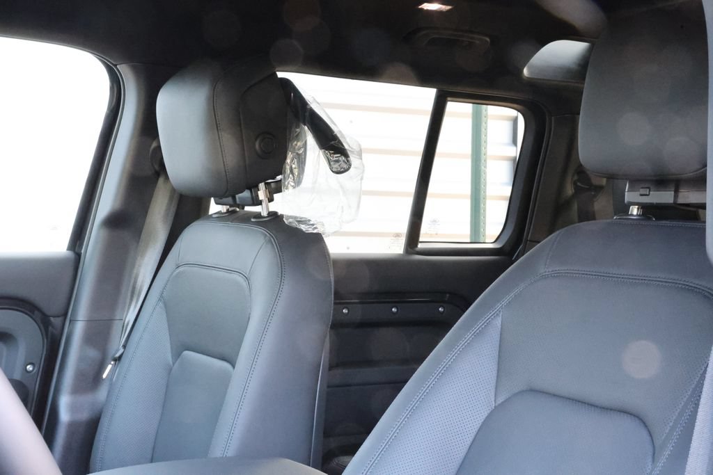 New 2026 Land Rover Defender 110 X-Dynamic SE AWD/4WD image 7