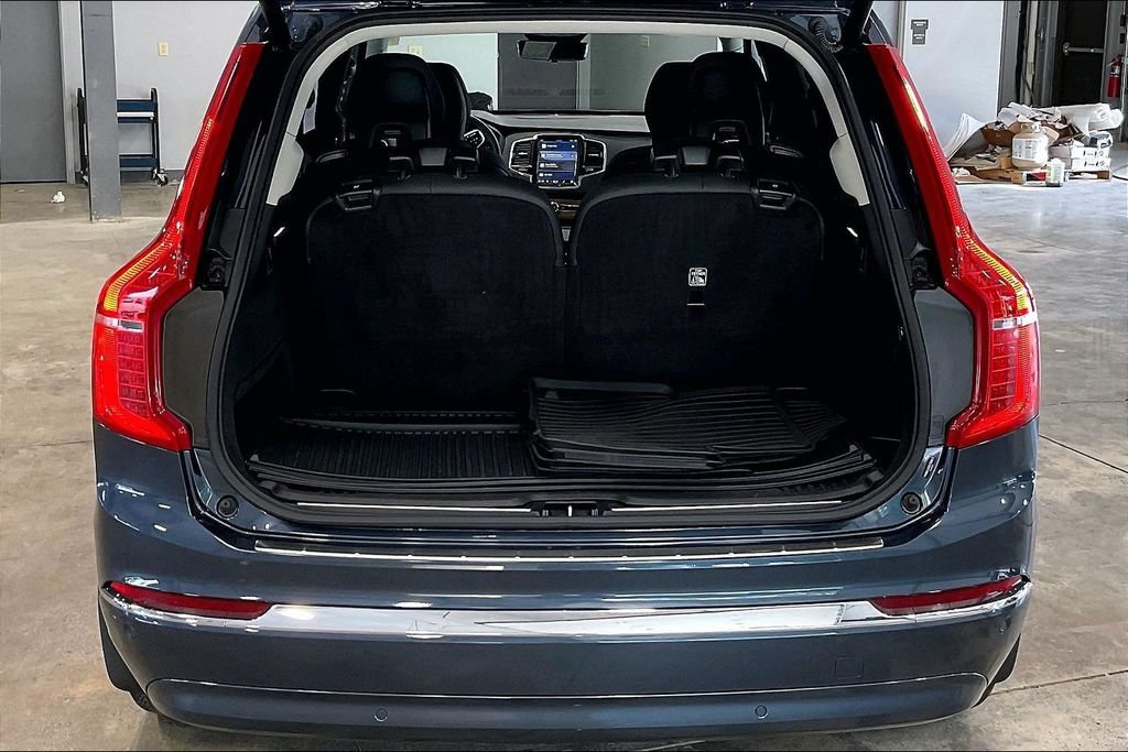 Certified 2025 Volvo XC90 B6 Plus w/ Protection Package AWD/4WD image 5