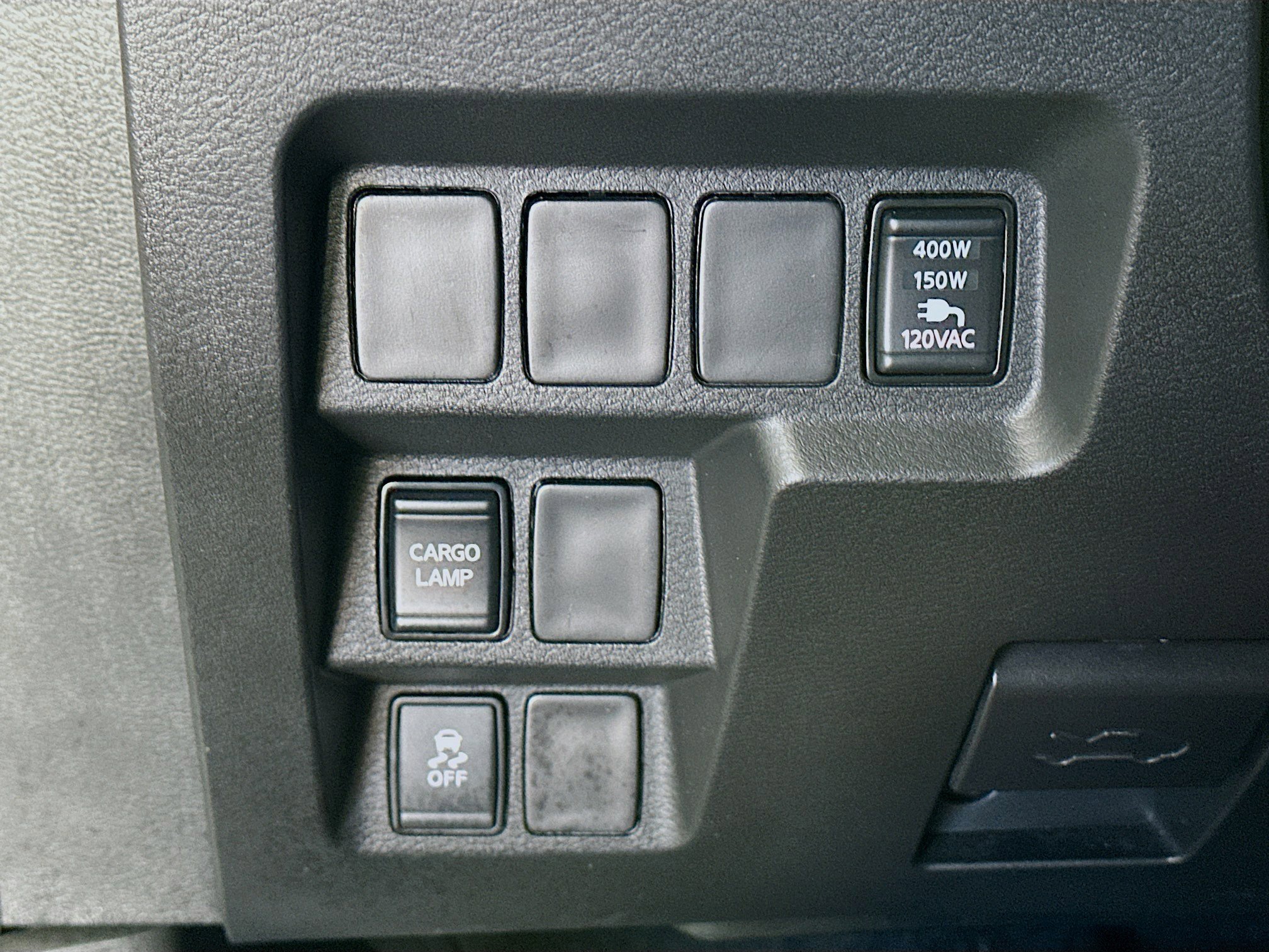 Used 2024 Nissan Frontier SL image 16