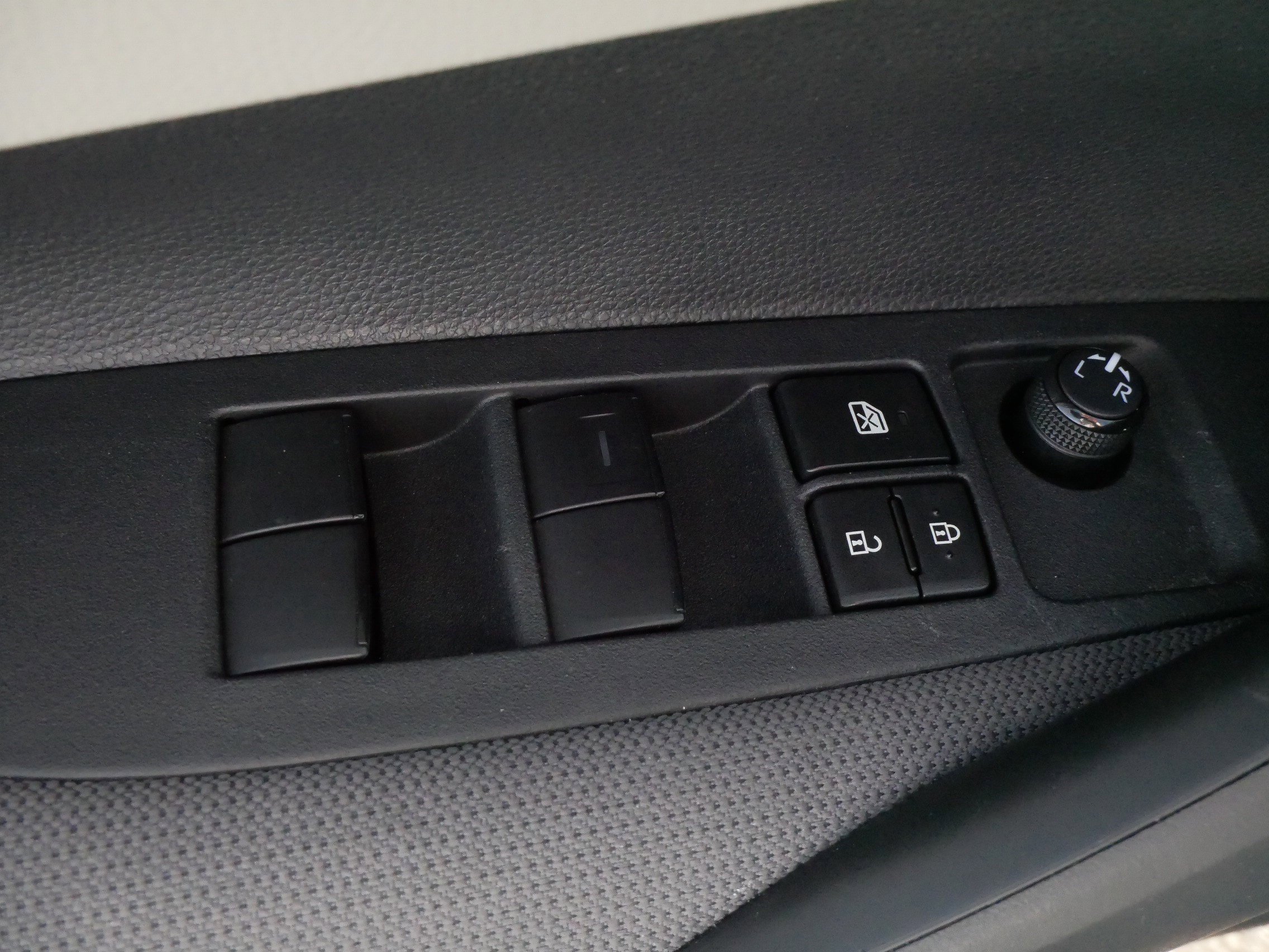 Used 2025 Toyota Corolla LE FWD image 19