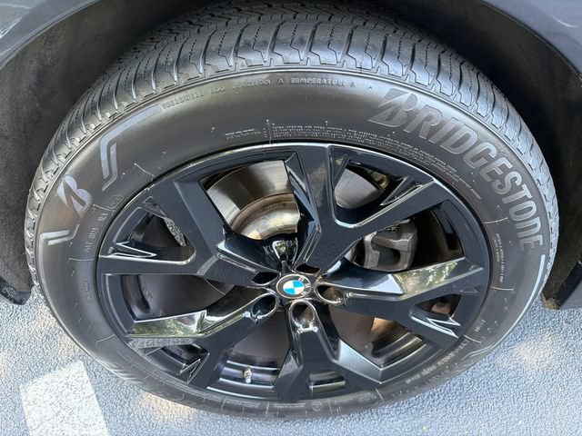 Used 2021 BMW X7 xDrive40i w/ Premium Package AWD/4WD image 17