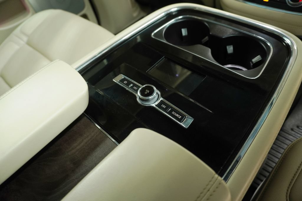Used 2019 Lincoln Navigator L Reserve AWD/4WD image 25
