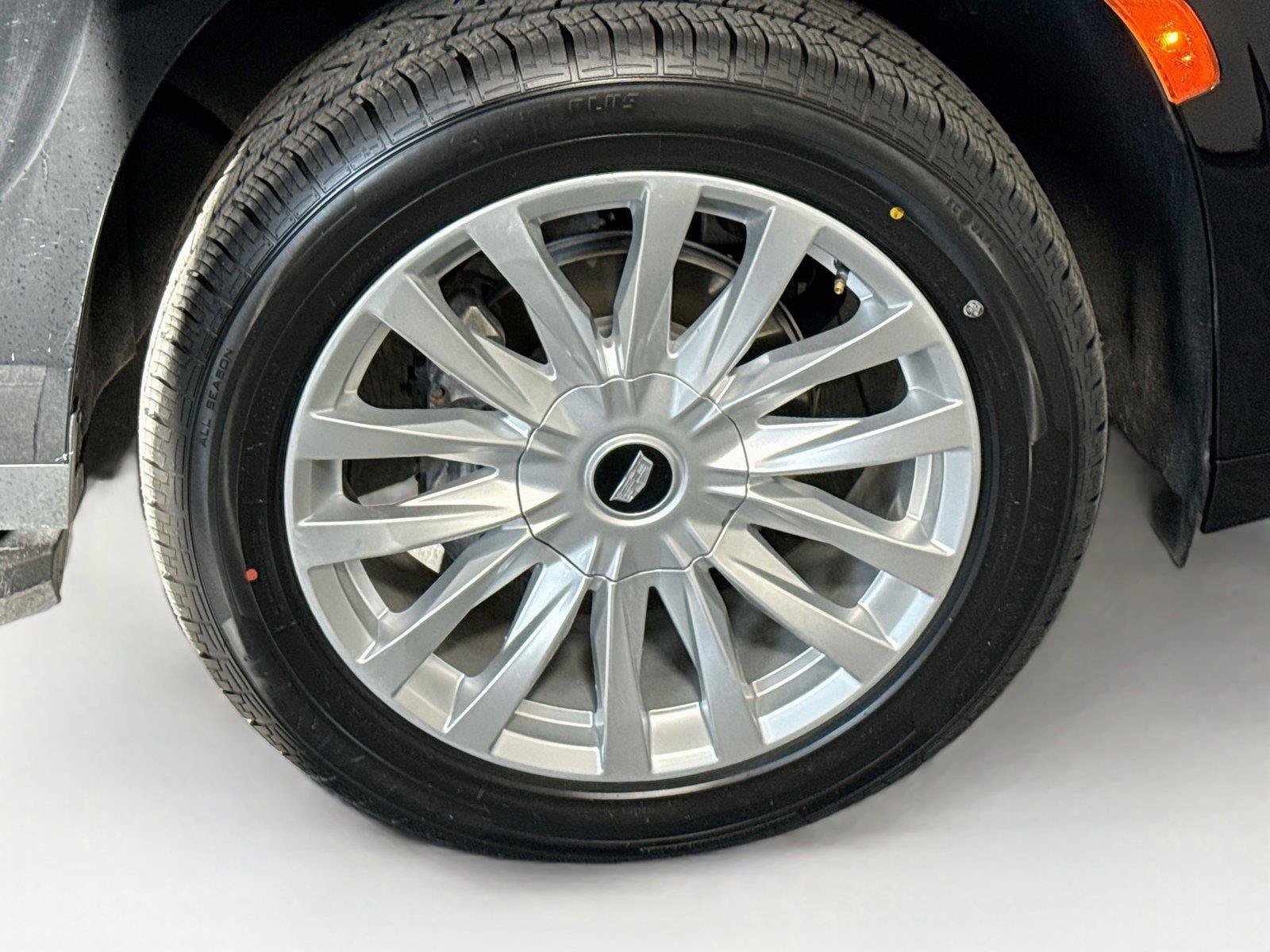 Used 2023 Cadillac Escalade Luxury RWD image 43