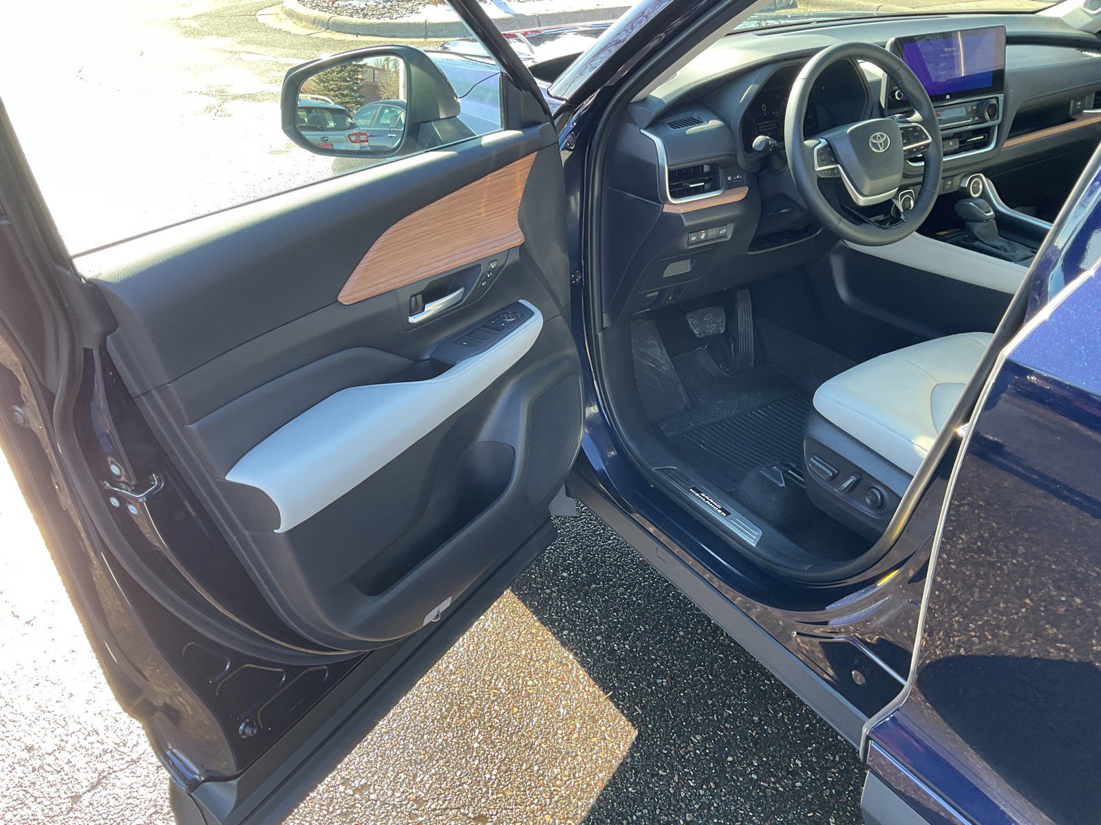 Used 2026 Toyota Grand Highlander Limited image 9