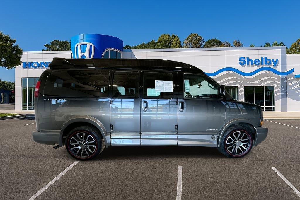 Used 2024 GMC Savana 2500 w/ Driver Convenience Package image 9