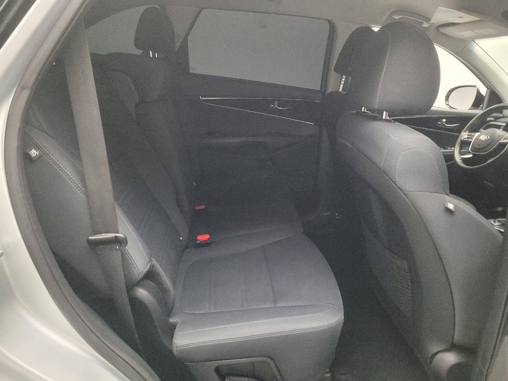 Used 2019 Kia Sorento FWD image 19