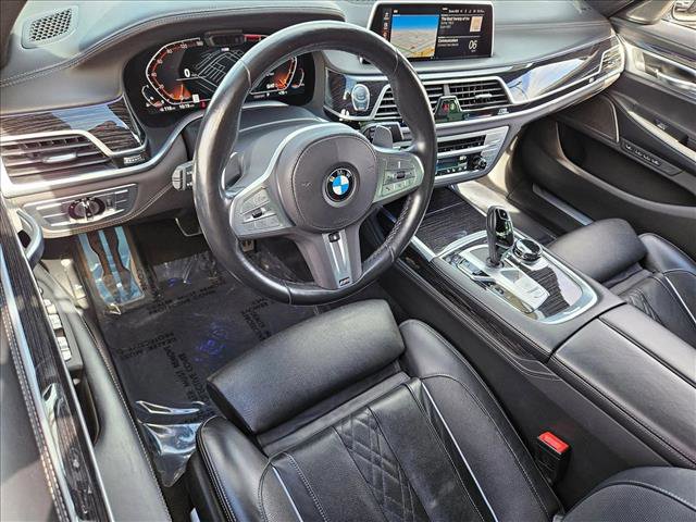 Used 2022 BMW 750i xDrive w/ Autobahn Package image 9