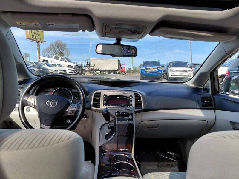 Used 2010 Toyota Venza image 16