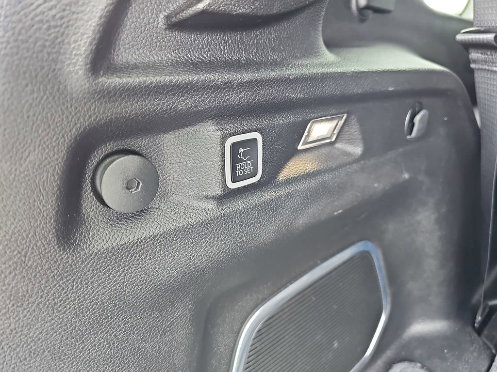 Used 2022 Jeep Grand Cherokee L Limited image 18