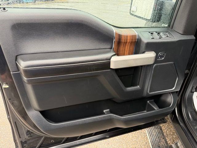 Used 2015 Ford F150 Lariat w/ Equipment Group 502A Luxury AWD/4WD image 13