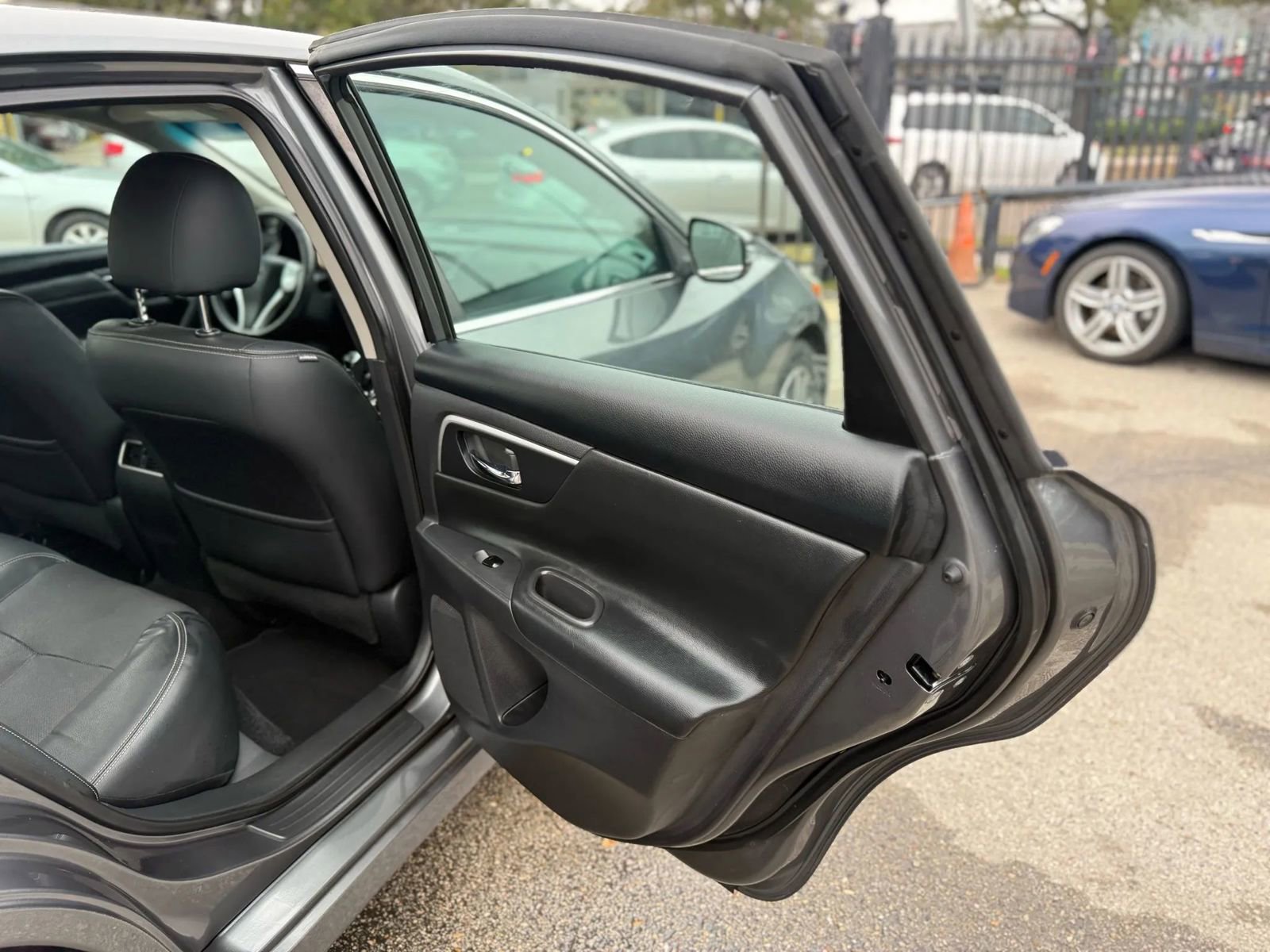 Used 2017 Nissan Altima 2.5 SL w/ Moonroof Package image 26