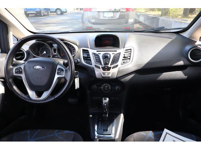 Used 2013 Ford Fiesta SE image 8