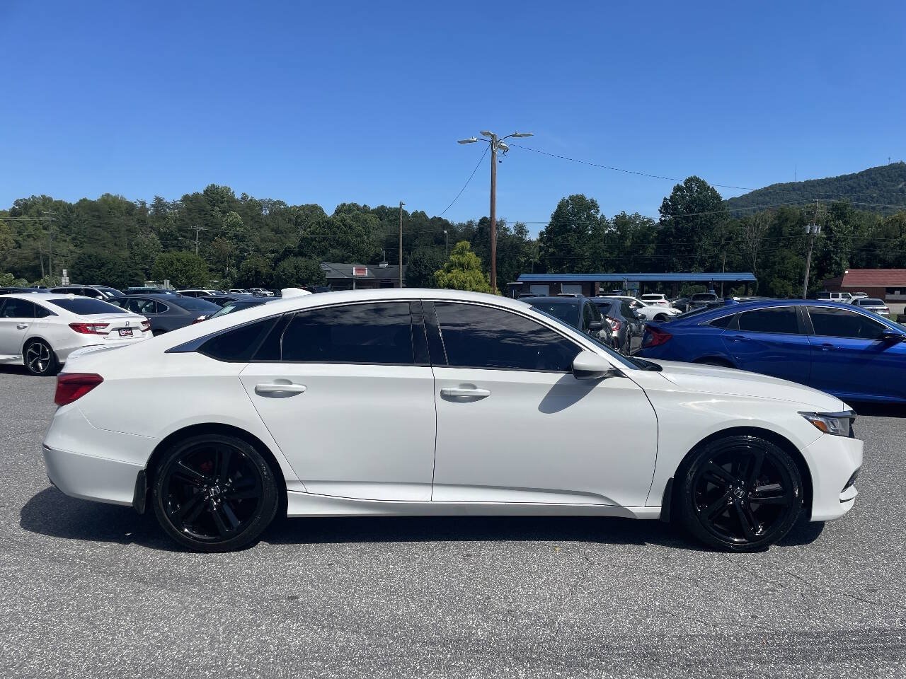 Used 2018 Honda Accord Sport image 8