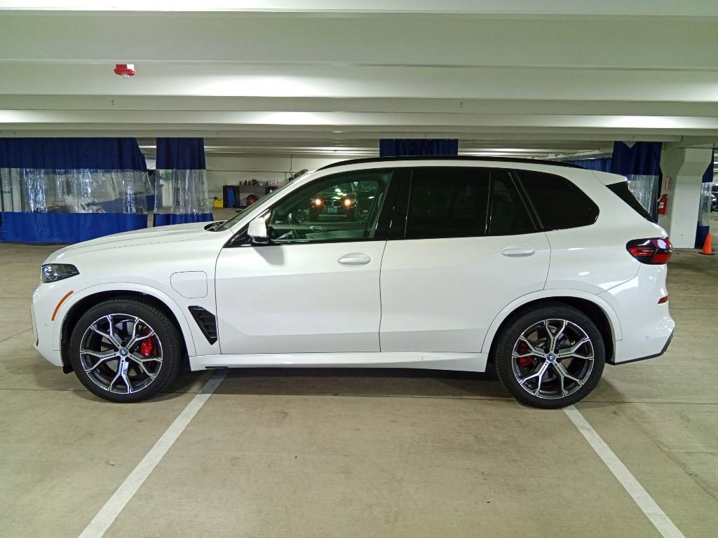 Certified 2025 BMW X5 xDrive50e w/ Executive Package AWD/4WD image 8