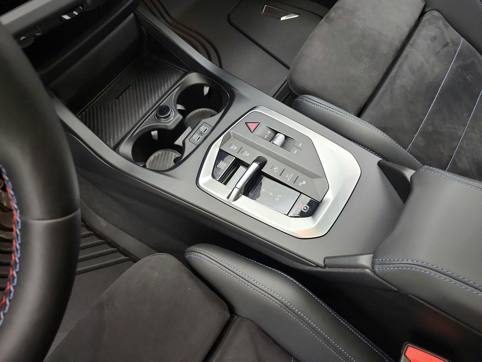 Used 2025 BMW M235i xDrive w/ M Performance Package AWD/4WD image 11