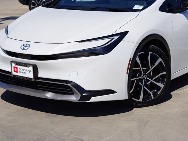 Used 2024 Toyota Prius Prime Premium FWD image 5