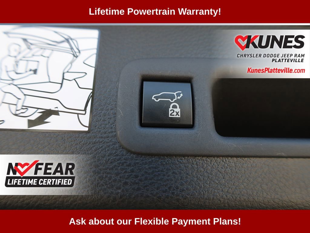 Used 2024 Toyota Sienna XLE image 28