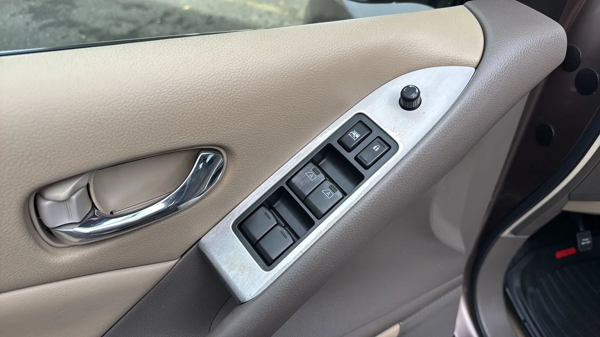 Used 2011 Nissan Murano SL w/ Navigation Pkg AWD/4WD image 14