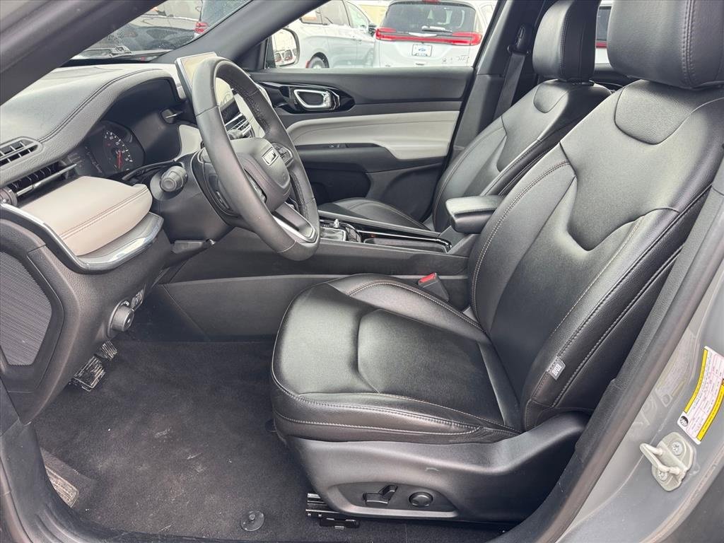 Used 2023 Jeep Compass Limited image 6