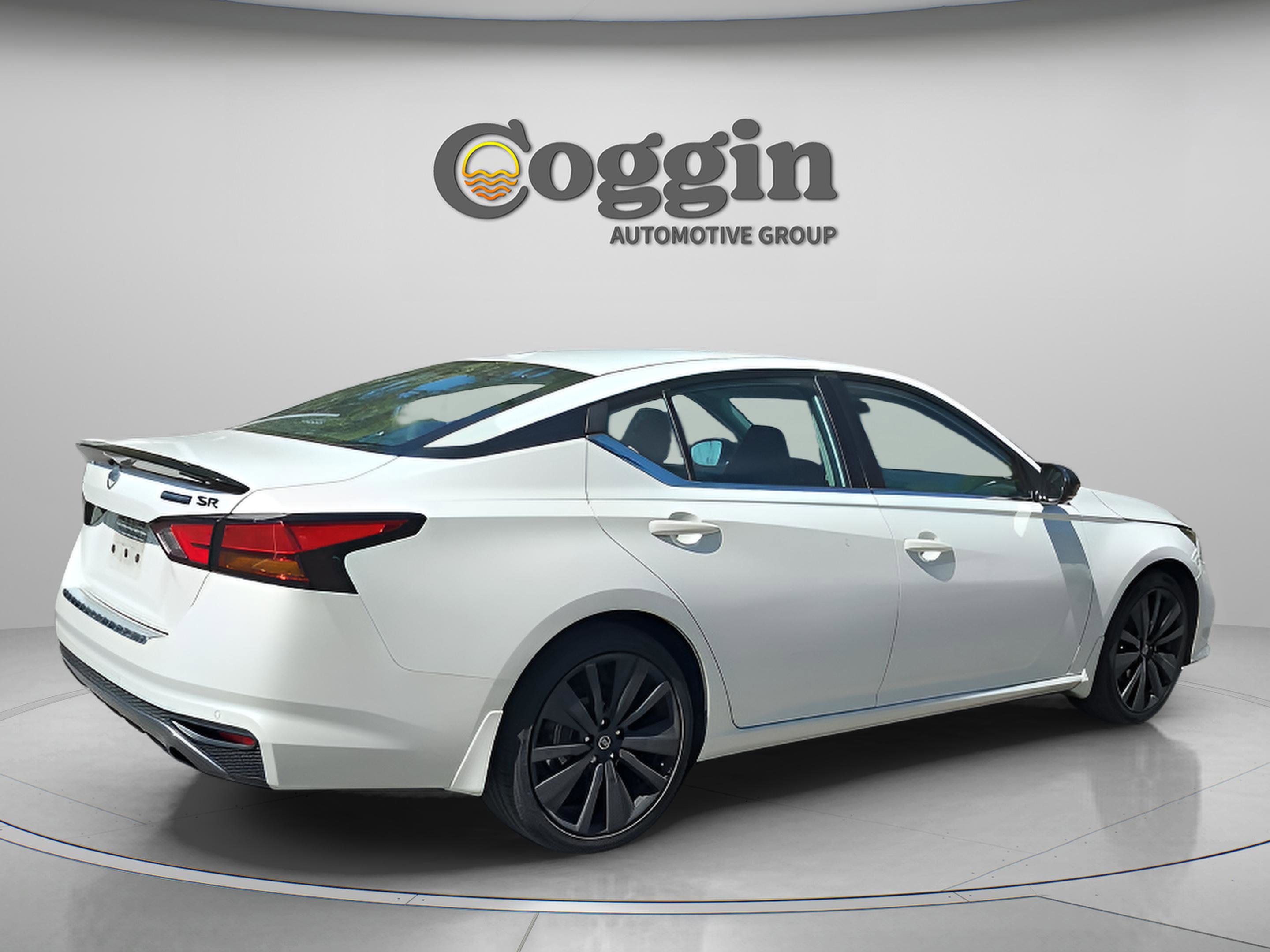 Used 2022 Nissan Altima 2.5 SR w/ Midnight Edition Package image 5