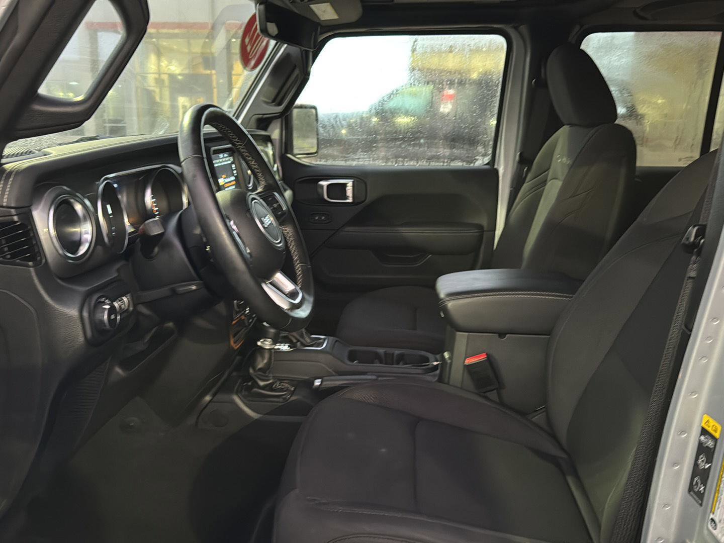 Used 2022 Jeep Wrangler Unlimited Sahara w/ Cold Weather Group image 8