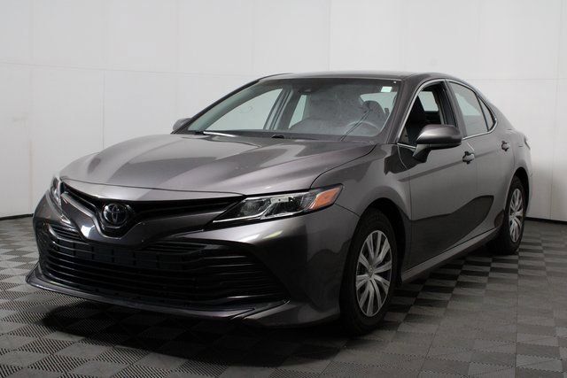 Used 2018 Toyota Camry L image 3