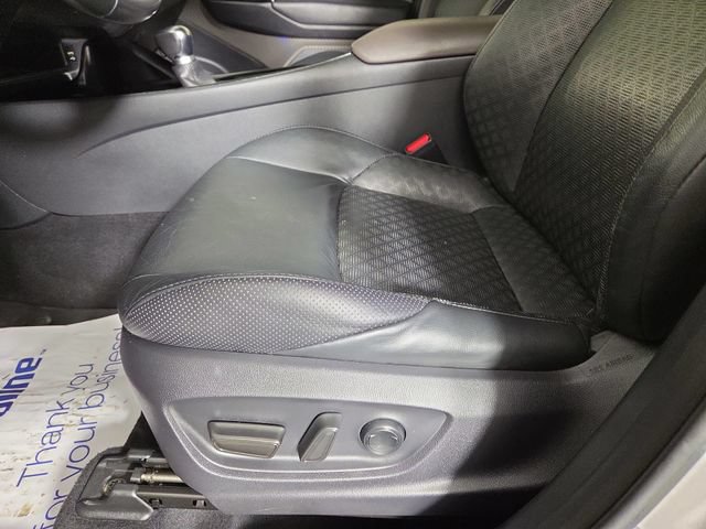 Used 2020 Toyota C-HR Limited FWD image 30