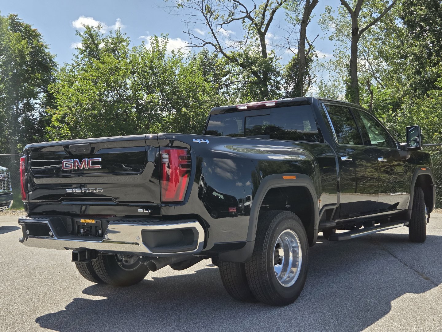 New 2026 GMC Sierra 3500 SLT w/ SLT Premium Package AWD/4WD image 18