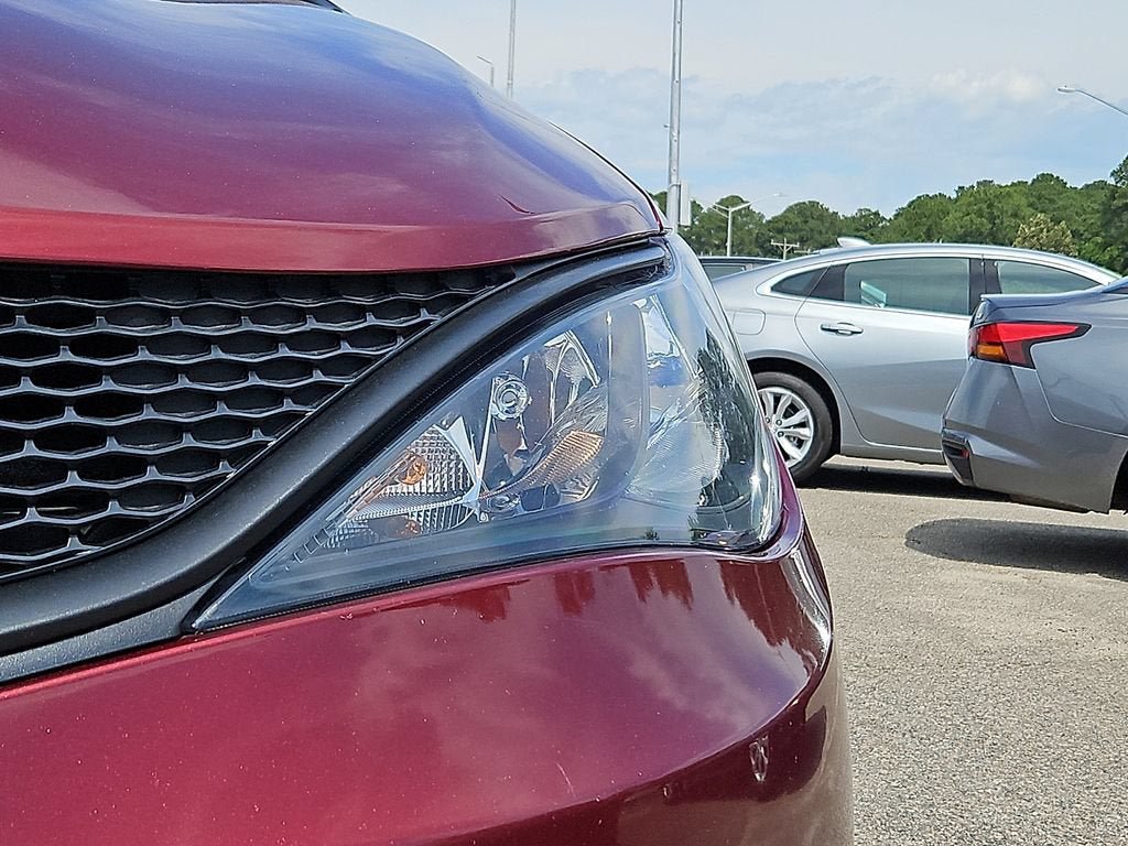 Used 2023 Chrysler Voyager LX FWD image 9
