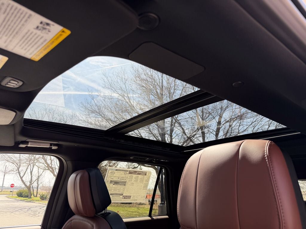 New 2026 Lincoln Navigator Reserve AWD/4WD image 11