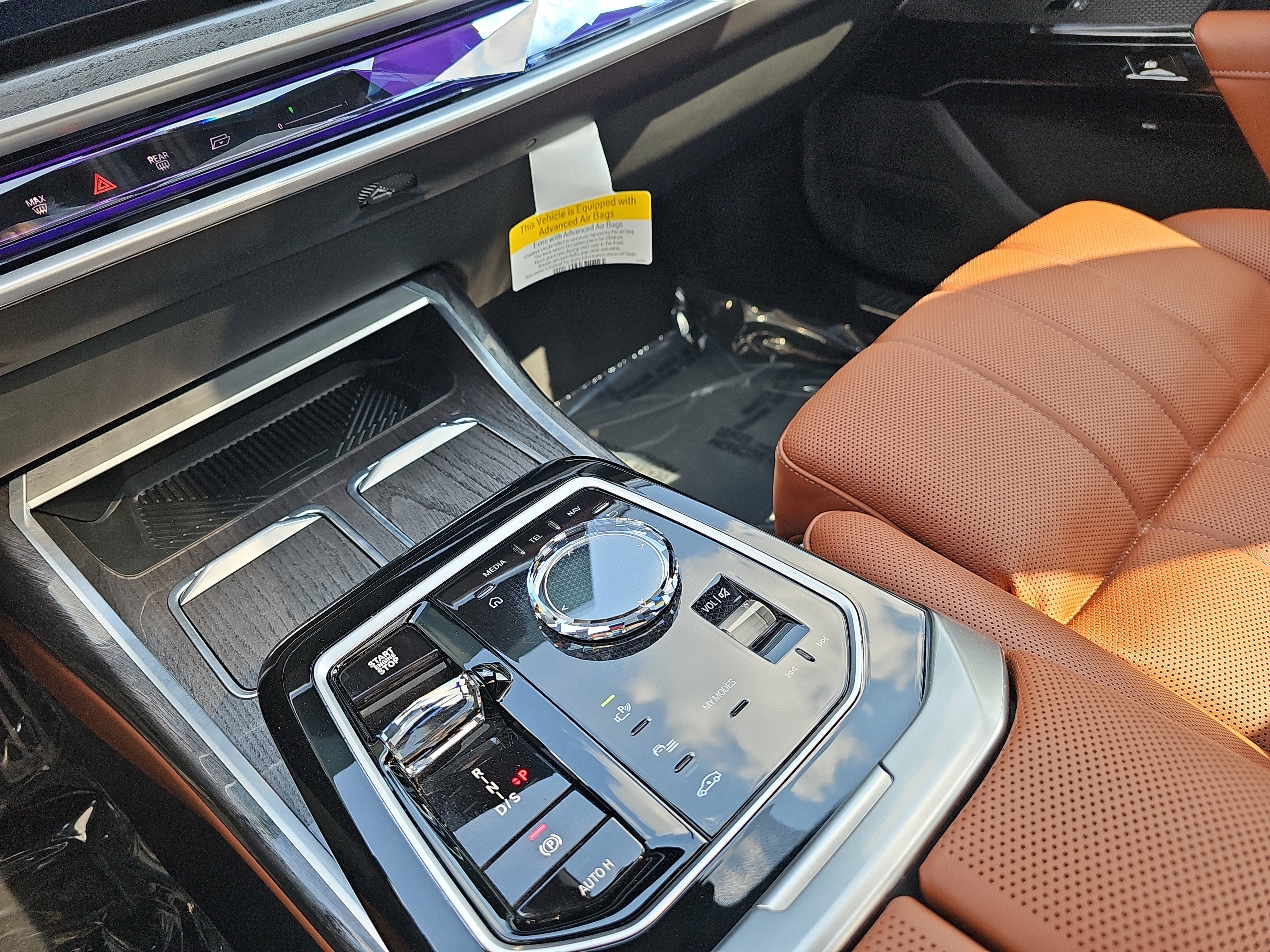 Certified 2025 BMW 750e xDrive image 27