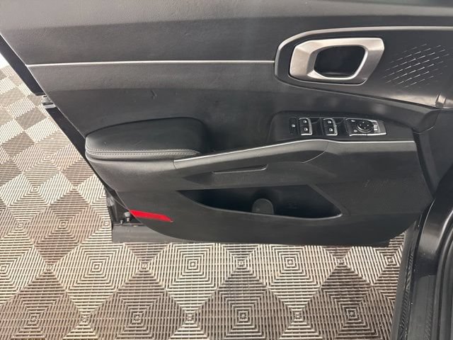 Used 2021 Kia Sorento LX FWD image 20