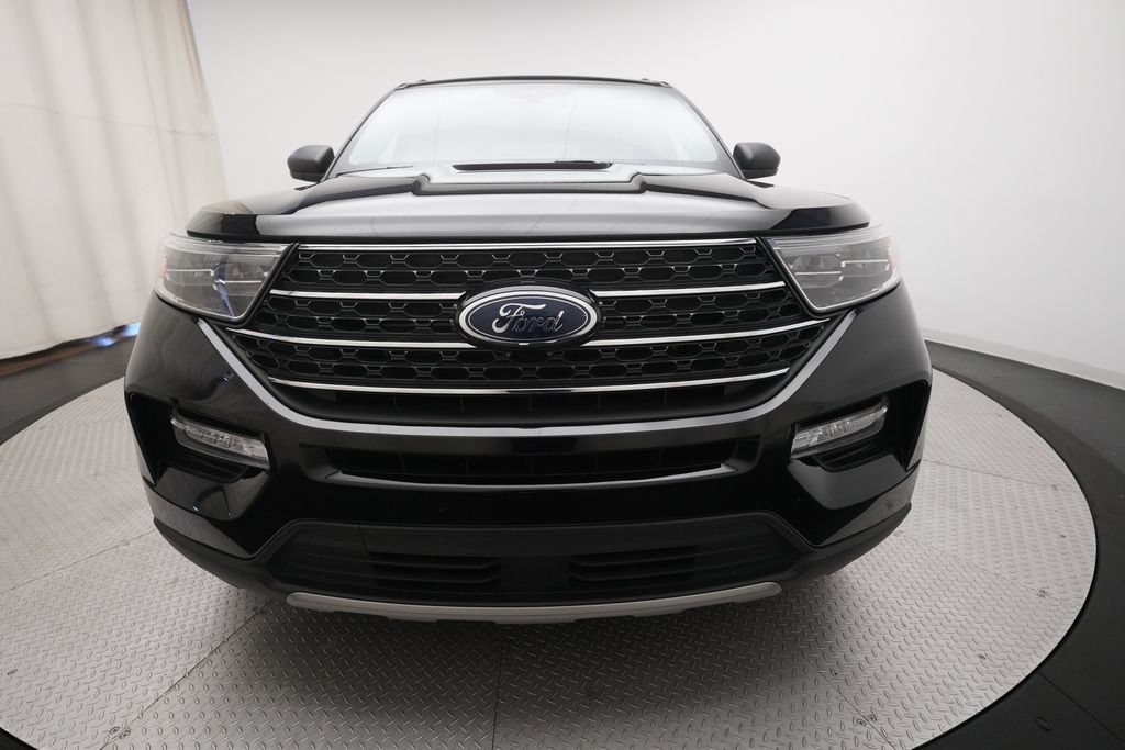 Used 2023 Ford Explorer XLT w/ Equipment Group 202A AWD/4WD image 11