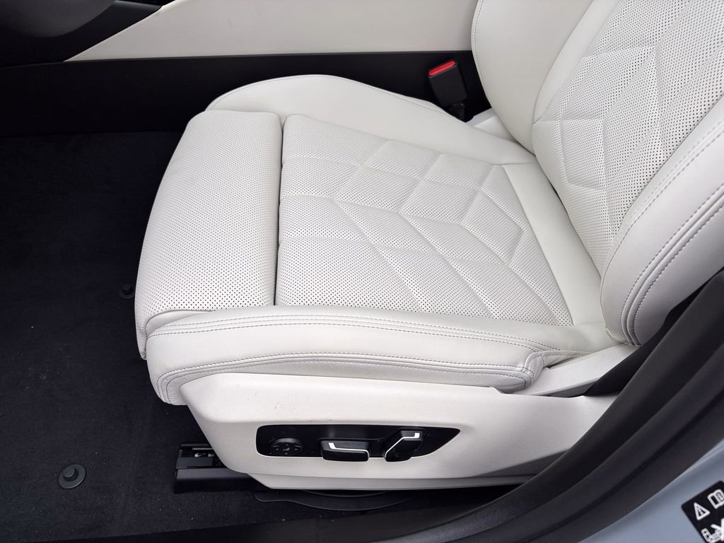 New 2026 BMW 530i xDrive w/ M Sport Package image 16