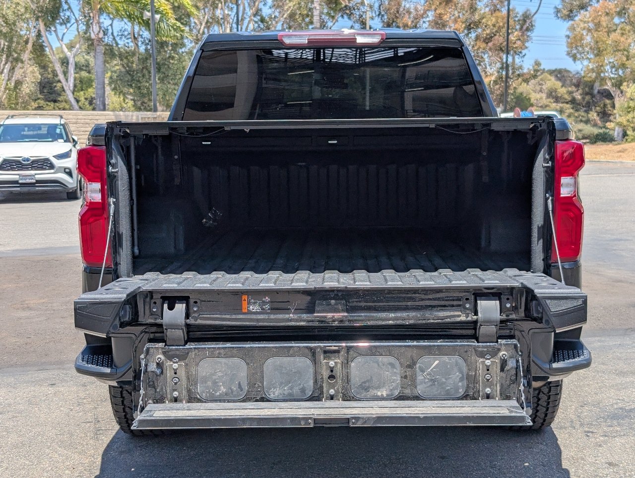 Used 2022 Chevrolet Silverado 1500 LT Trail Boss AWD/4WD image 9