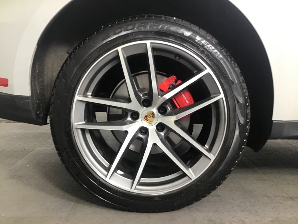 Certified 2023 Porsche Macan S AWD/4WD image 13