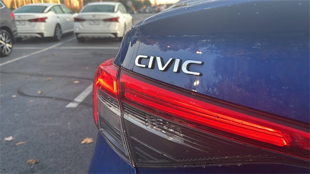 Used 2023 Honda Civic Sport image 32