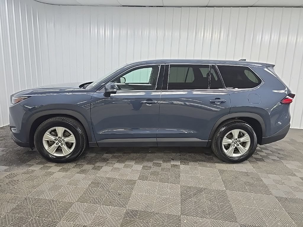 Used 2025 Toyota Grand Highlander AWD image 5