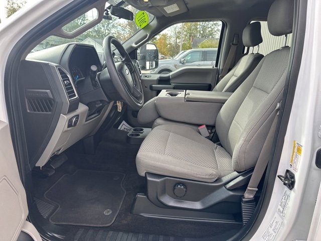 Used 2017 Ford F250 XLT w/ Snow Plow Prep Package image 8