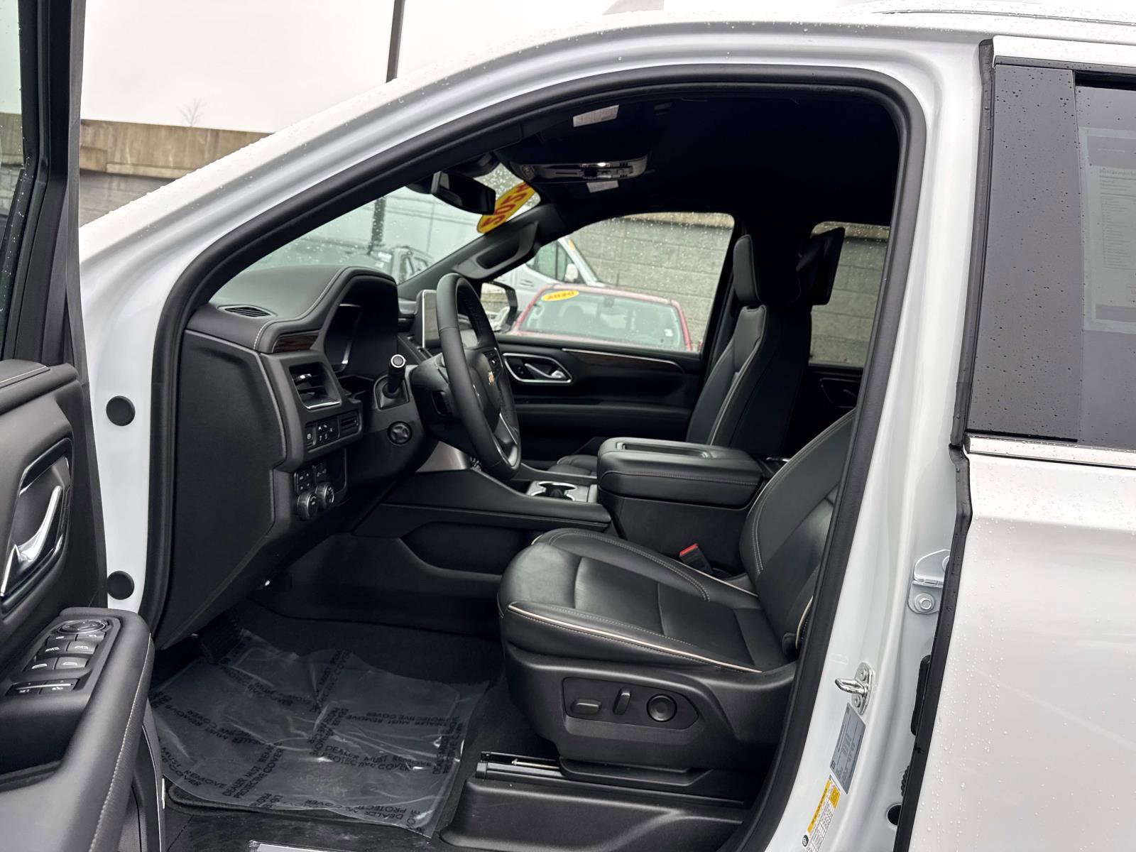 Used 2024 Chevrolet Suburban Premier image 21