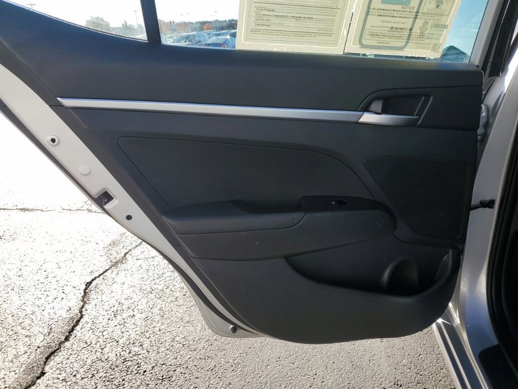 Used 2019 Hyundai Elantra SE w/ Cargo Package image 30