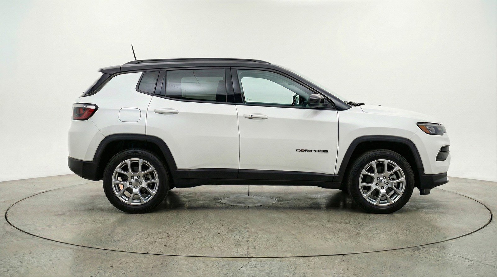 Used 2025 Jeep Compass Limited AWD/4WD image 8