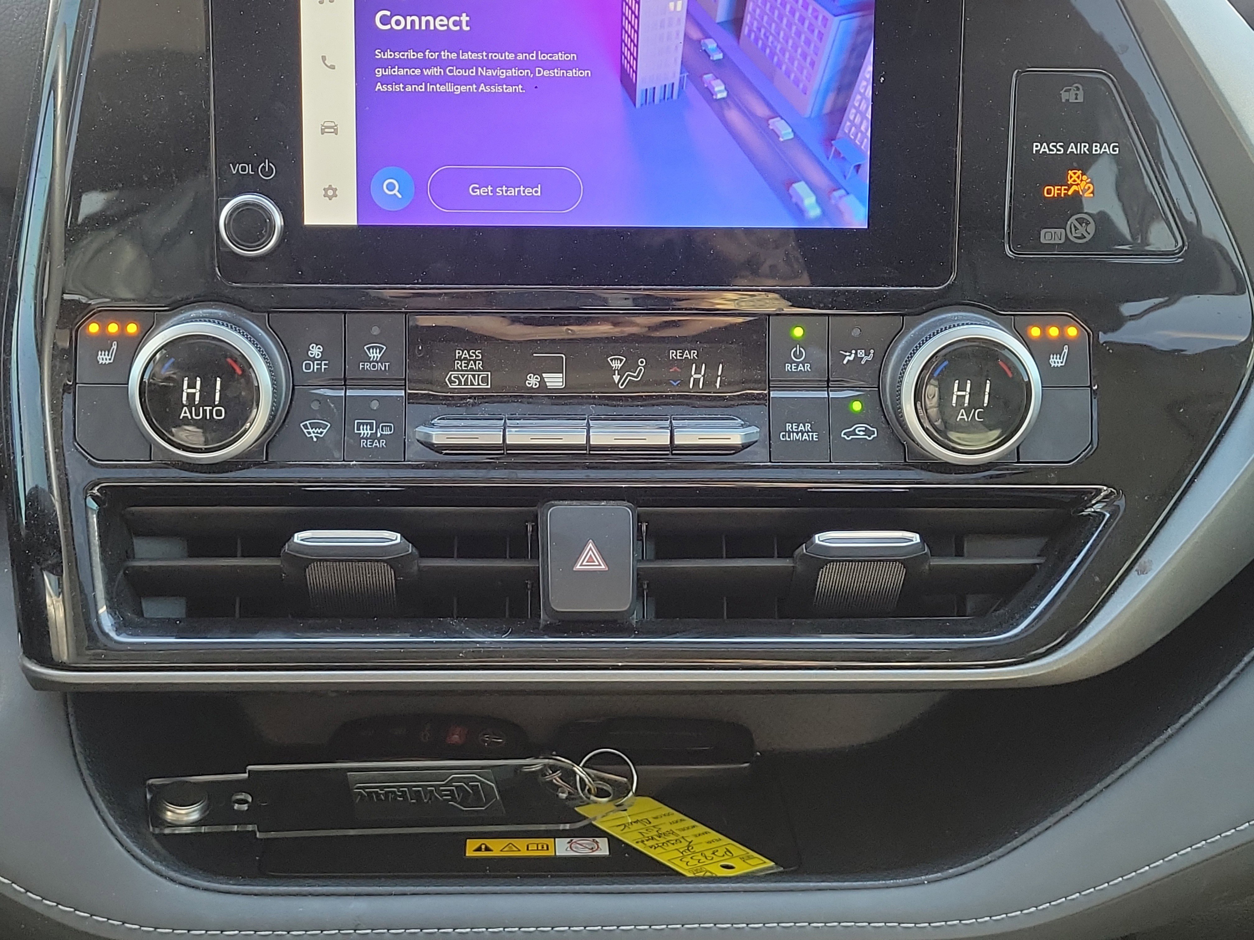 Used 2024 Toyota Highlander XLE image 32