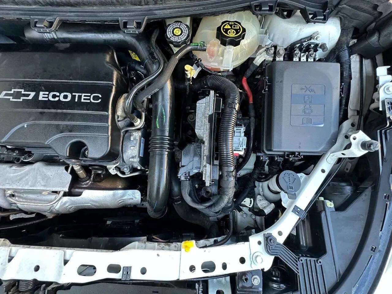 Used 2018 Chevrolet Cruze LT w/ Convenience Package image 35