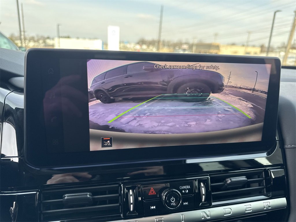 New 2026 Nissan Pathfinder SV image 17