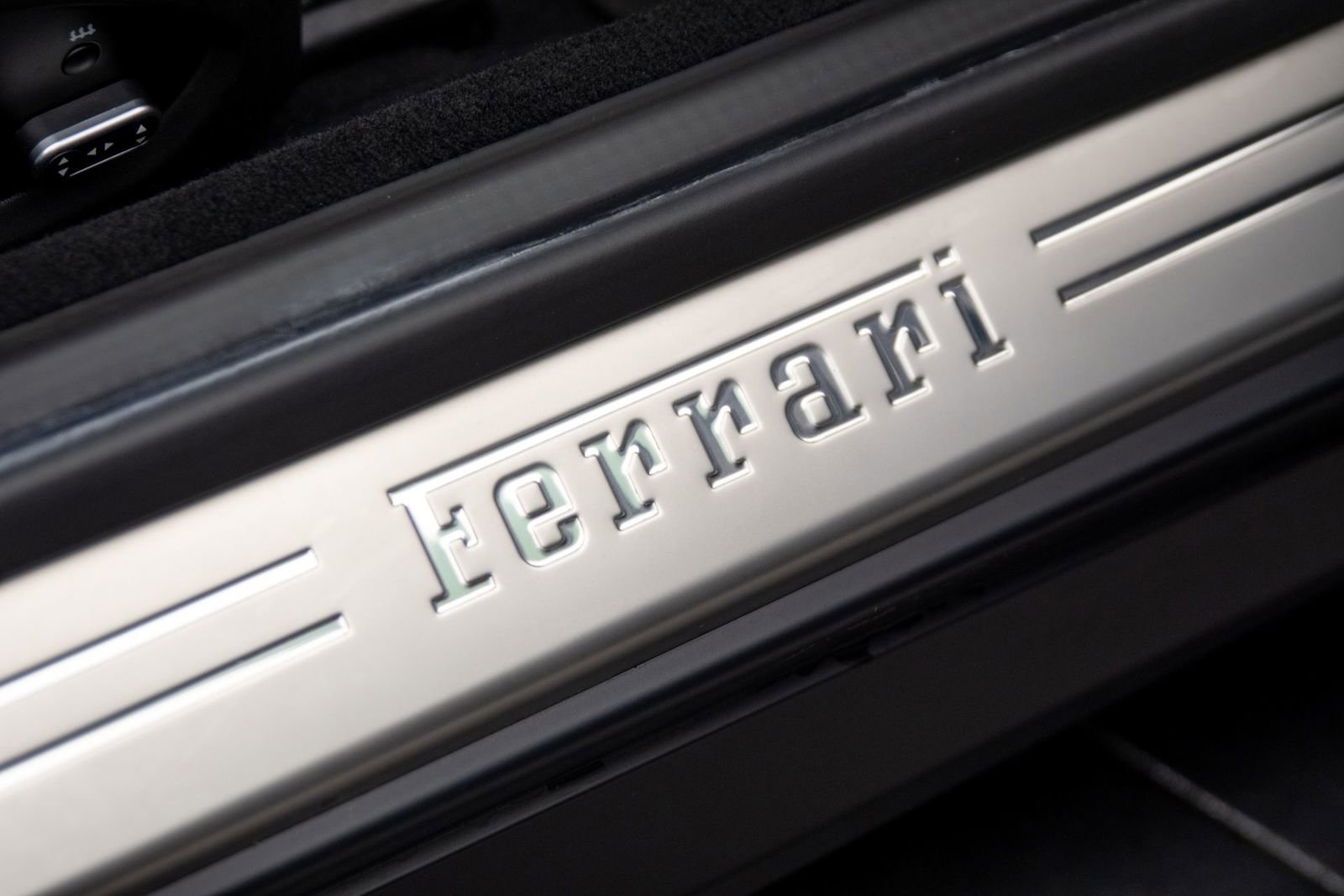 Used 2018 Ferrari GTC4Lusso AWD/4WD image 16